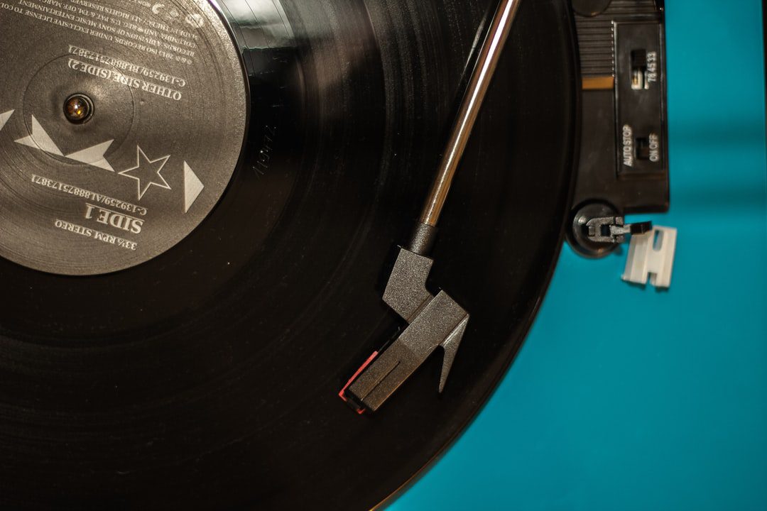Pourquoi le vinyle revient tellement à la mode ?